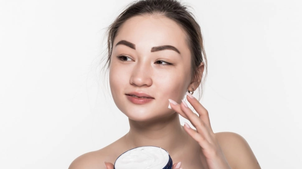 5 Day Cream yang Mencerahkan Wajah, Bisa Dibeli di Indomaret Mulai Rp15 Ribuan