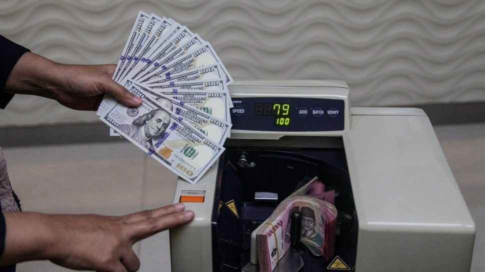 Nilai Tukar Rupiah Bisa Terus Melorot ke Level Rp 17.500 di Pekan Depan