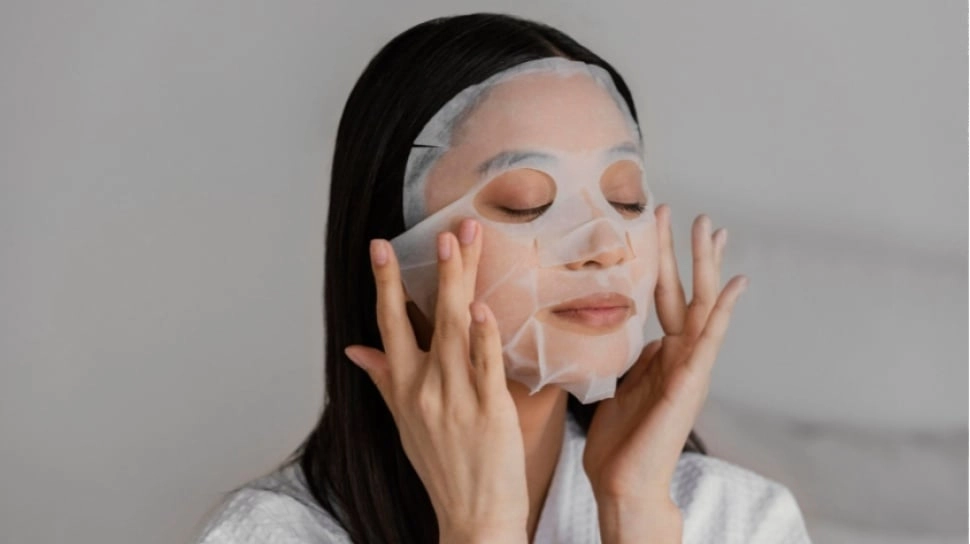Urutan Sheet Mask dalam Skincare Malam, Sebelum atau Sesudah Moisturizer?