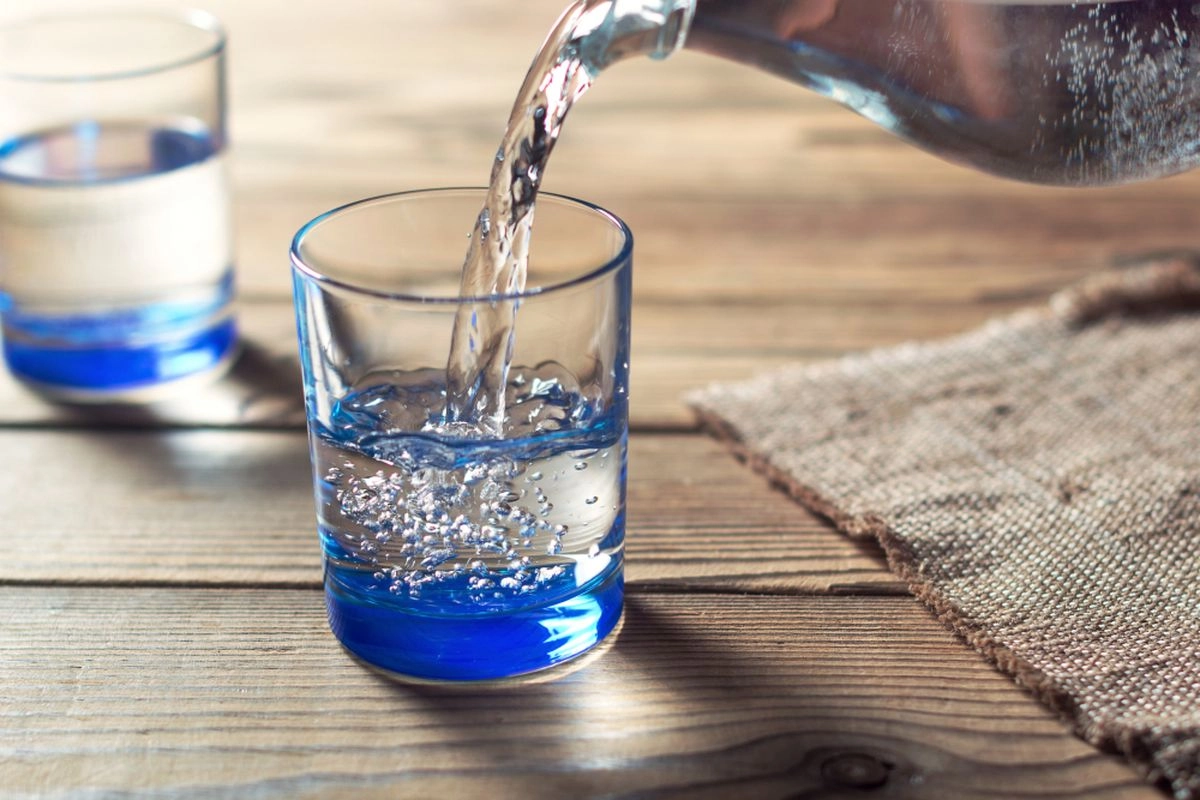 Cukup Minum Air Putih Bisa Turunkan Tekanan Darah, Benarkah?