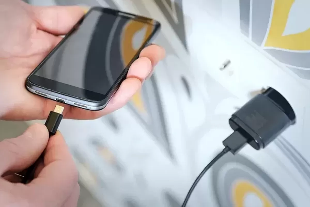 Ini 5 Port Charger HP Paling Aneh yang Pernah Ada