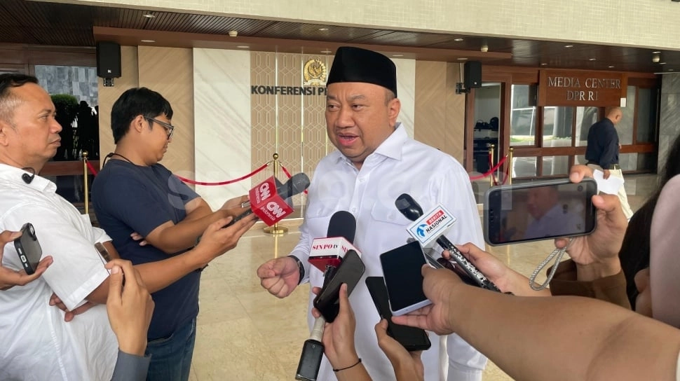 DPR Kritik SE Mendikdasmen: Hanya Solusi Jangka Pendek, Tapi Status Guru Honorer Masih Tak Jelas