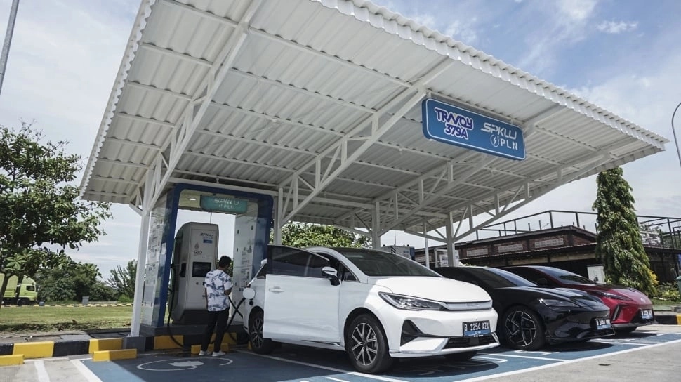 PLN Hadirkan SPKLU Ultra Fast Charging Pertama di Kawasan Wisata Aloha PIK 2