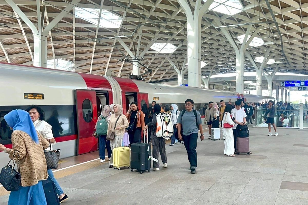 Libur Panjang Mei, KCIC Siapkan 116 Tenant dan 1.500 Slot Parkir di Stasiun Whoosh