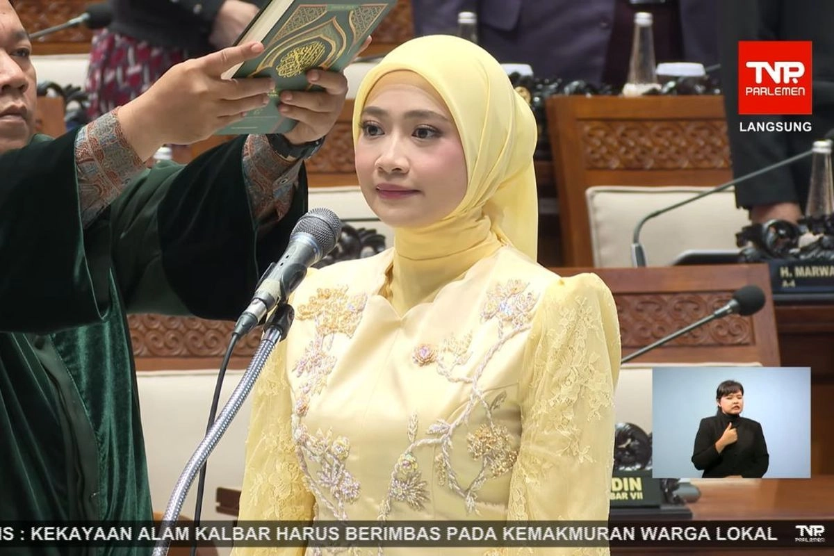 Profil Adela Kanasya Adies, Putri Adies Kadir yang Resmi Gantikan Ayahnya di DPR