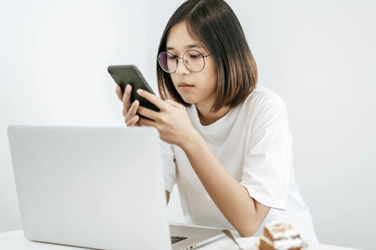 6 dari 10 Anak Muda di Indonesia Suka ''Self-Diagnose'' Penyakit, Waspadai Risikonya