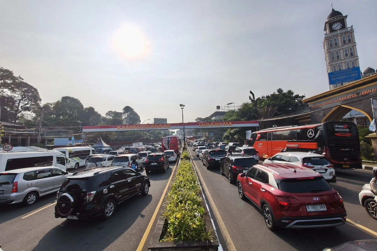 Long Weekend Bikin Jalur Wisata Puncak Bogor Padat, Ada One Way Arah Jakarta