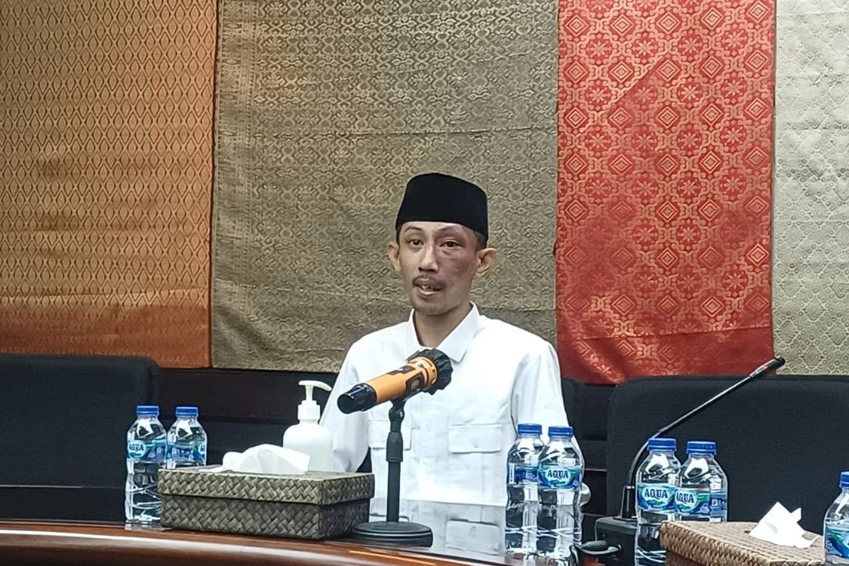 Gerindra Jatuhi Sanksi Teguran Keras Terakhir Buat Anggota DPRD Jember Merokok-Main Game