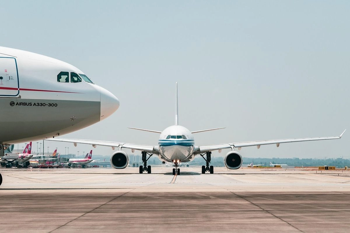 IATA: Trafik Penumpang Pesawat Global Merosot Imbas Konflik Timur Tengah