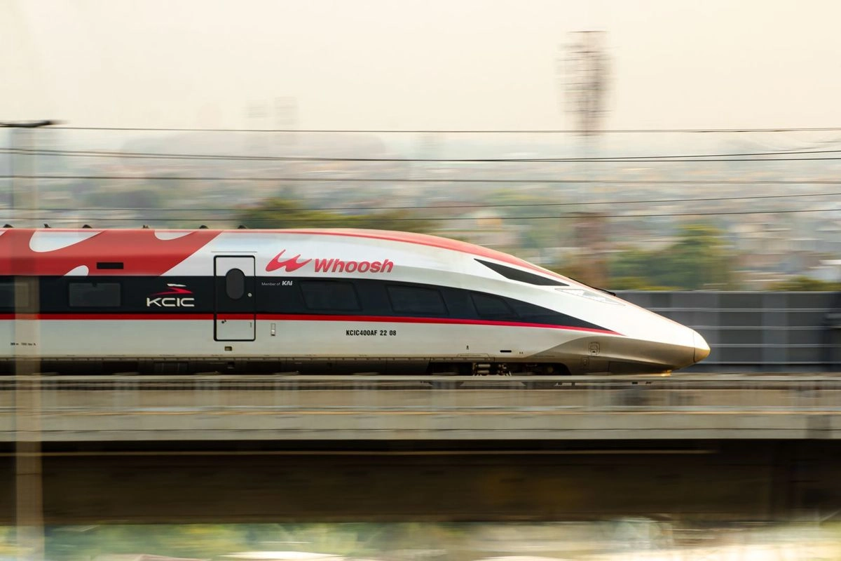 Long Weekend Naik Whoosh? Jangan Buang Tiket, Banyak Promo Menanti!