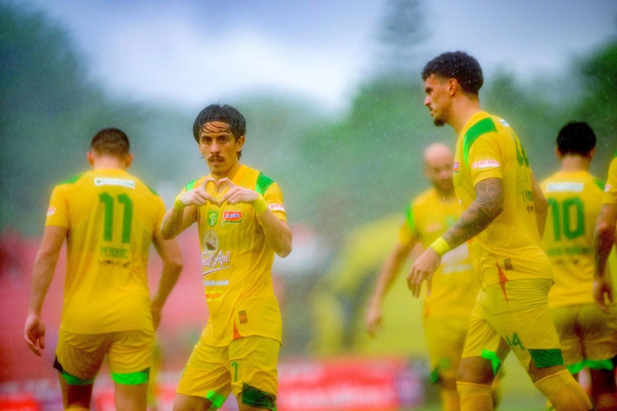 Persebaya Ukir Sejarah di Padang, Bernardo Tavares Ingatkan Soal Fokus