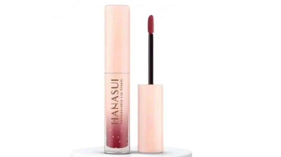 5 Lipstik Hanasui Untuk Bibir Hitam yang Tahan Lama