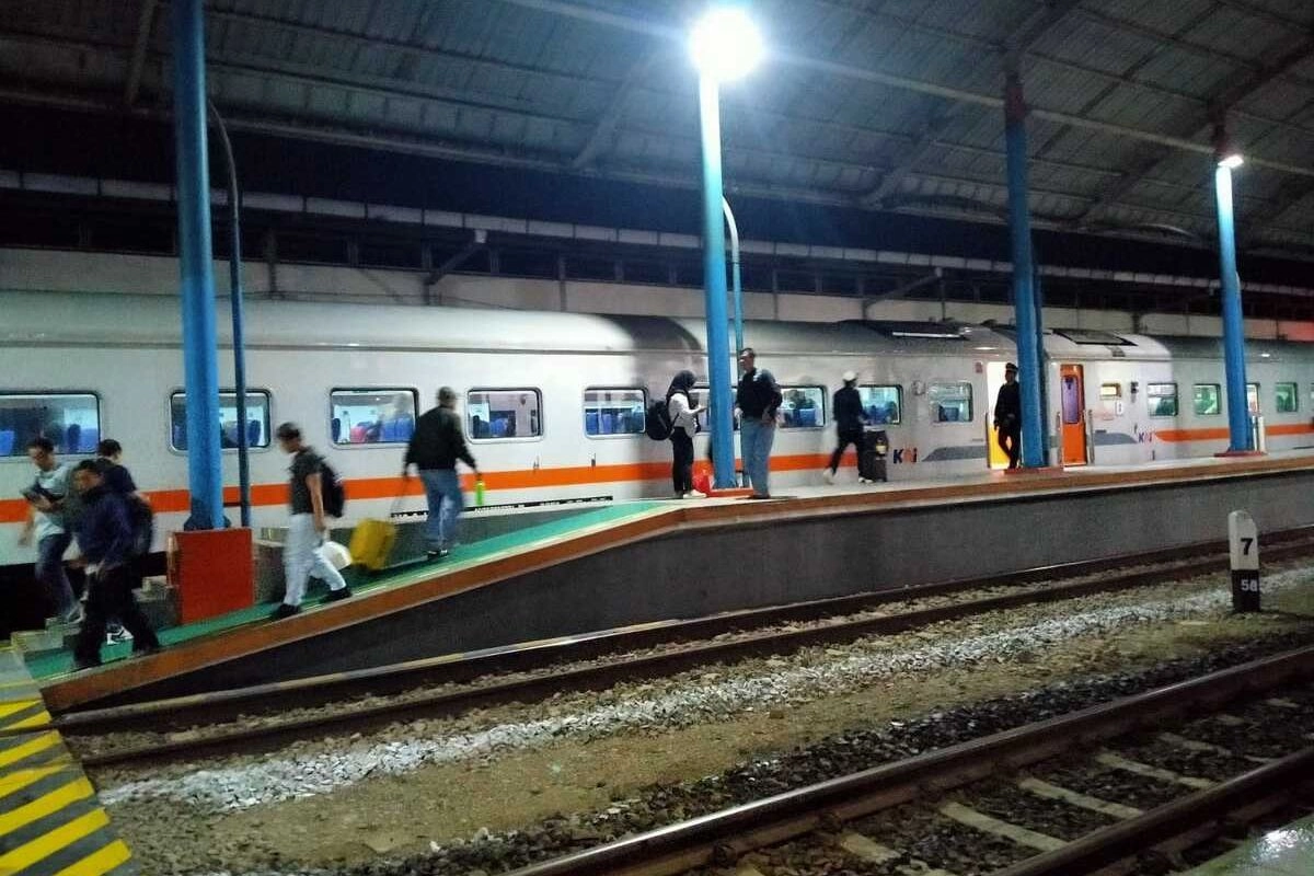 Lebih dari 9.000 Orang Naik KA di Stasiun Ngrombo selama Libur Panjang Kenaikan Yesus Kristus