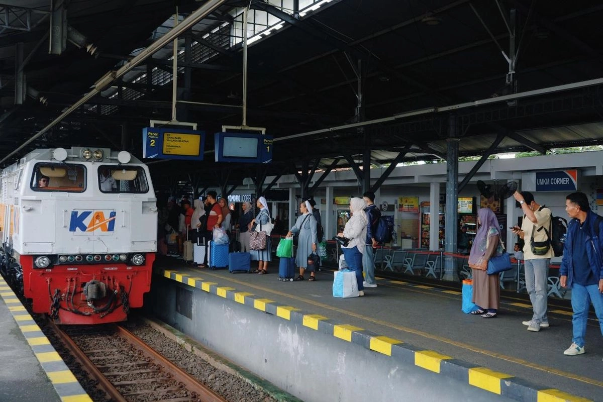 Perjalanan ke Kota Wisata dan Kuliner dengan Kereta Api Meningkat saat Long Weekend
