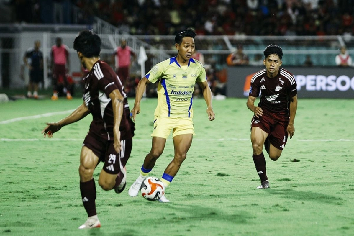 Persib Menang Dramatis atas PSM, Persembahan untuk Bojan Hodak