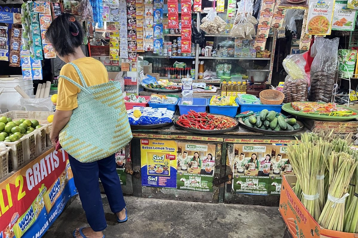 Rupiah Tembus 17.700 per Dollar AS, Ibu-ibu Mulai Pangkas Hiburan hingga Makan Tabungan