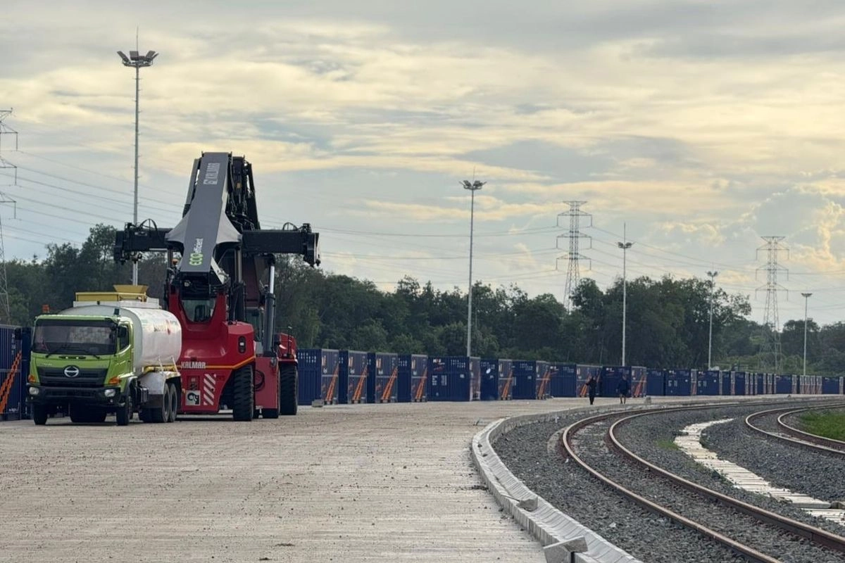 Kereta Api Angkut 752.852 Ton Semen, Distribusi Bangunan Makin Lancar