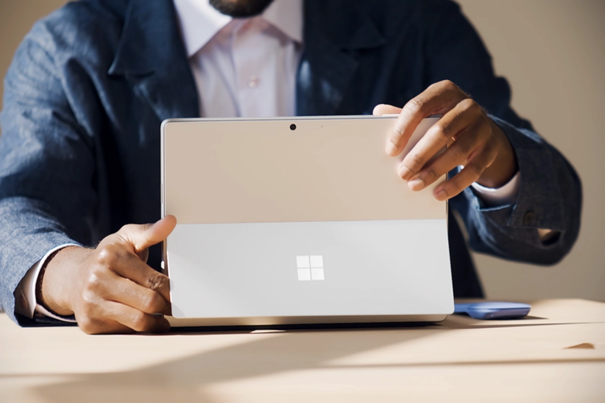Microsoft Surface Laptop 8 dan Surface Pro 12 Resmi, Bawa Prosesor Intel Panther Lake