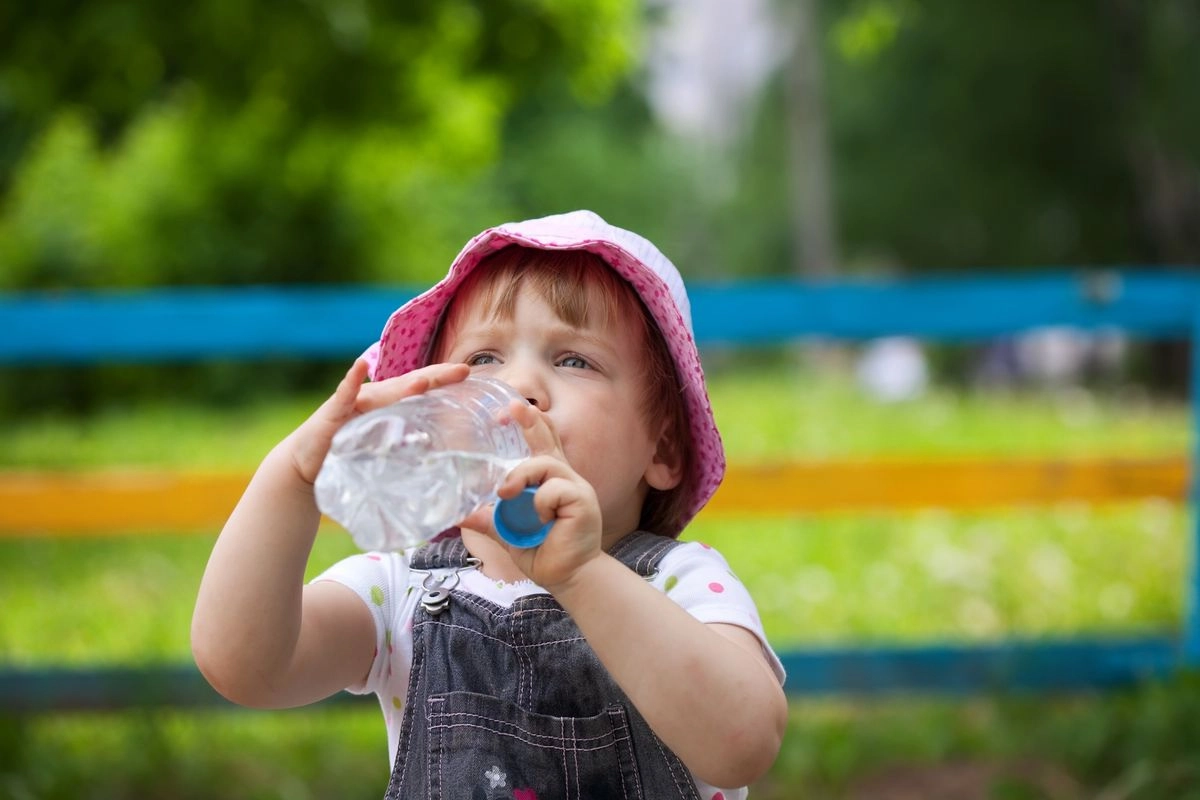 Tips Menjaga Anak Tetap Sehat saat El Nino, dari Minum Air hingga Pakai Topi