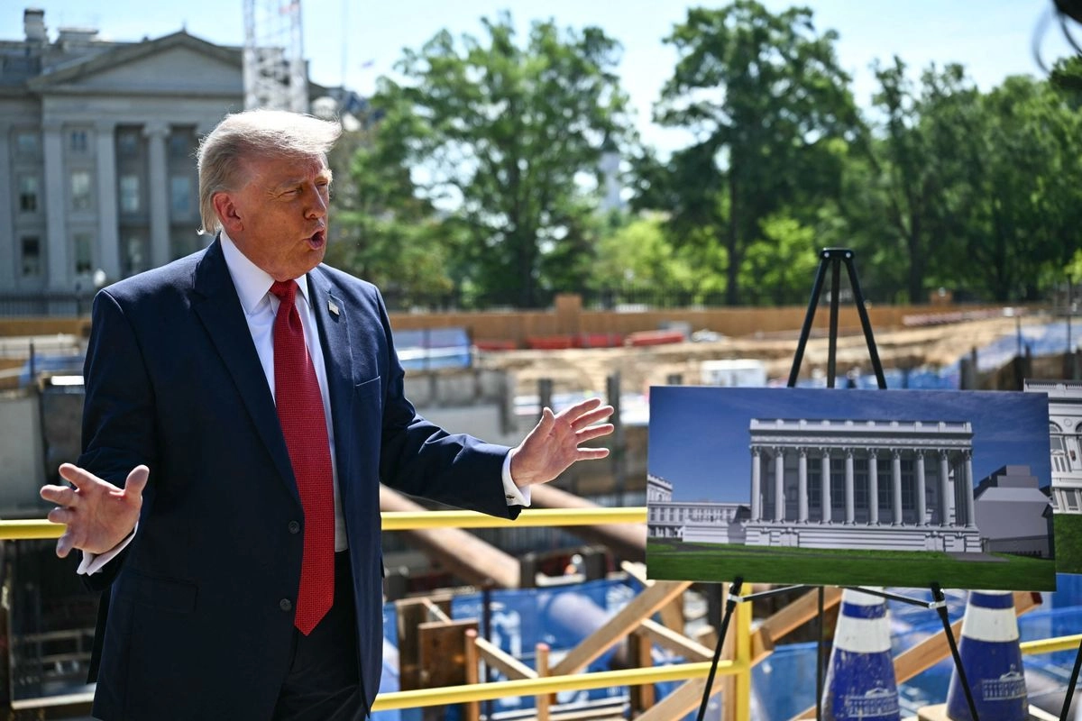 Trump Rombak Gedung Putih, Bangun Kerajaan Drone dan RS Bawah Tanah