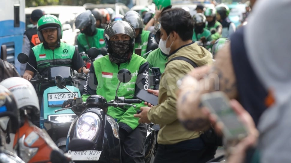 Hitung-hitungan Kasar Skema Baru Gojek: Angin Segar Buat Uang Belanja Istri Driver Ojol di Rumah
