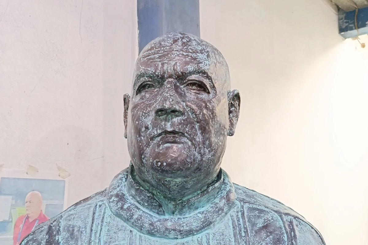 Kisah Iwonk, Pemuda Bandung Buat Patung Monumen Bojan Hodak hingga Umuh Muchtar