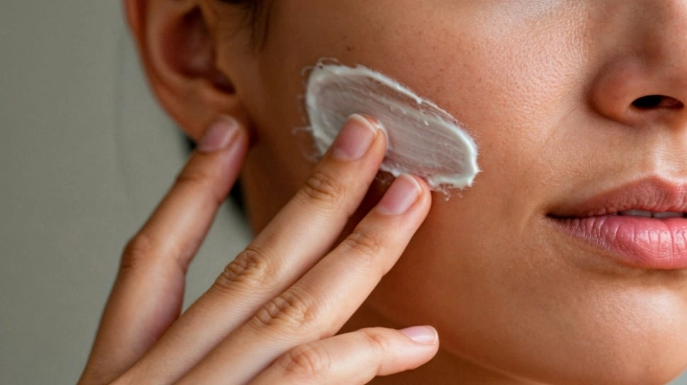 5 Sunscreen untuk Lindungi Kulit dari Radiasi Layar Gadget, Dilengkapi Blue Light Protection