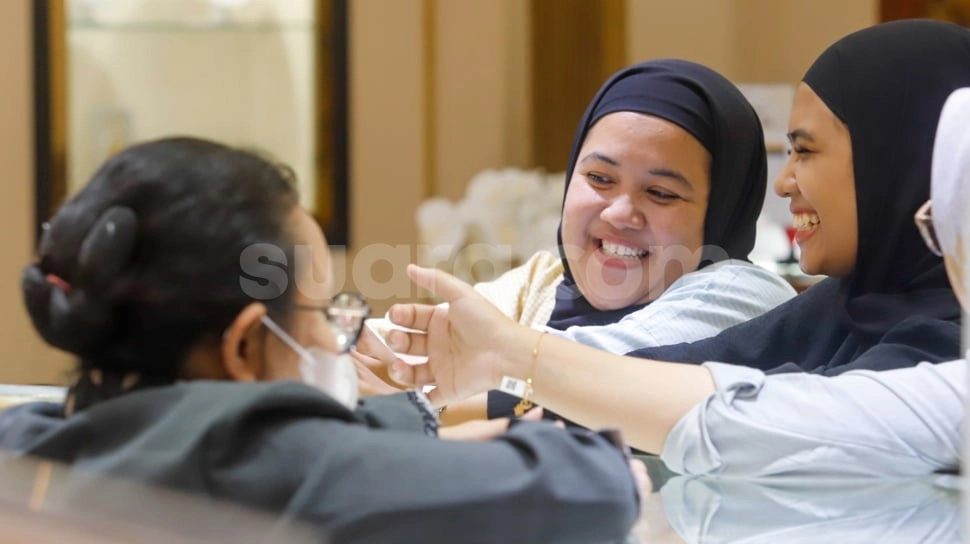Harga Emas Kompak Anjlok di Pegadaian: Antam, UBS, dan Galeri24 Turun Harga!