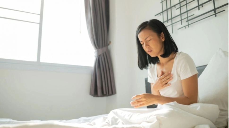 Jangan Asal Cari di Internet! Dokter Ingatkan Bahaya Self-Diagnosis saat Nyeri Dada
