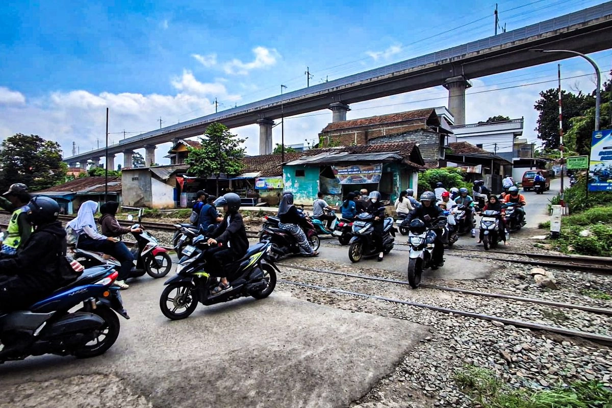 Menyorot Lemahnya Pengawasan Pelintasan Sebidang Kereta