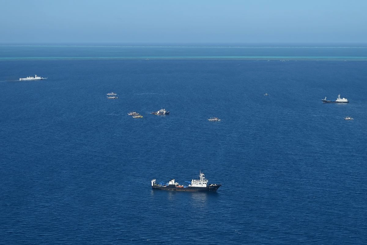 China Kerahkan Lebih dari 100 Kapal ke Perairan Regional, Ada Apa?