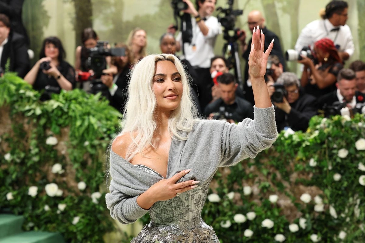 Kim Kardashian Konsumsi Puluhan Suplemen sampai “Pill Fatigue”, Apa Perlu? Ini Kata Dokter