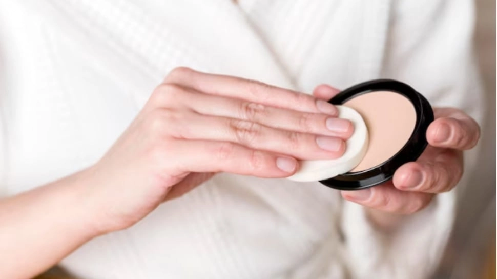 5 Bedak yang Mengandung Zinc Oxide, Rahasia Makeup Mulus meski Wajah Berminyak