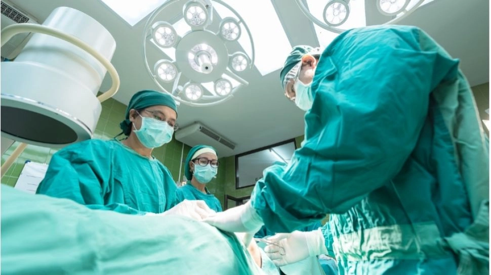 Risiko Paparan Darah Tenaga Medis Masih Tinggi, Prosedur IV Jadi yang Paling Diwaspadai