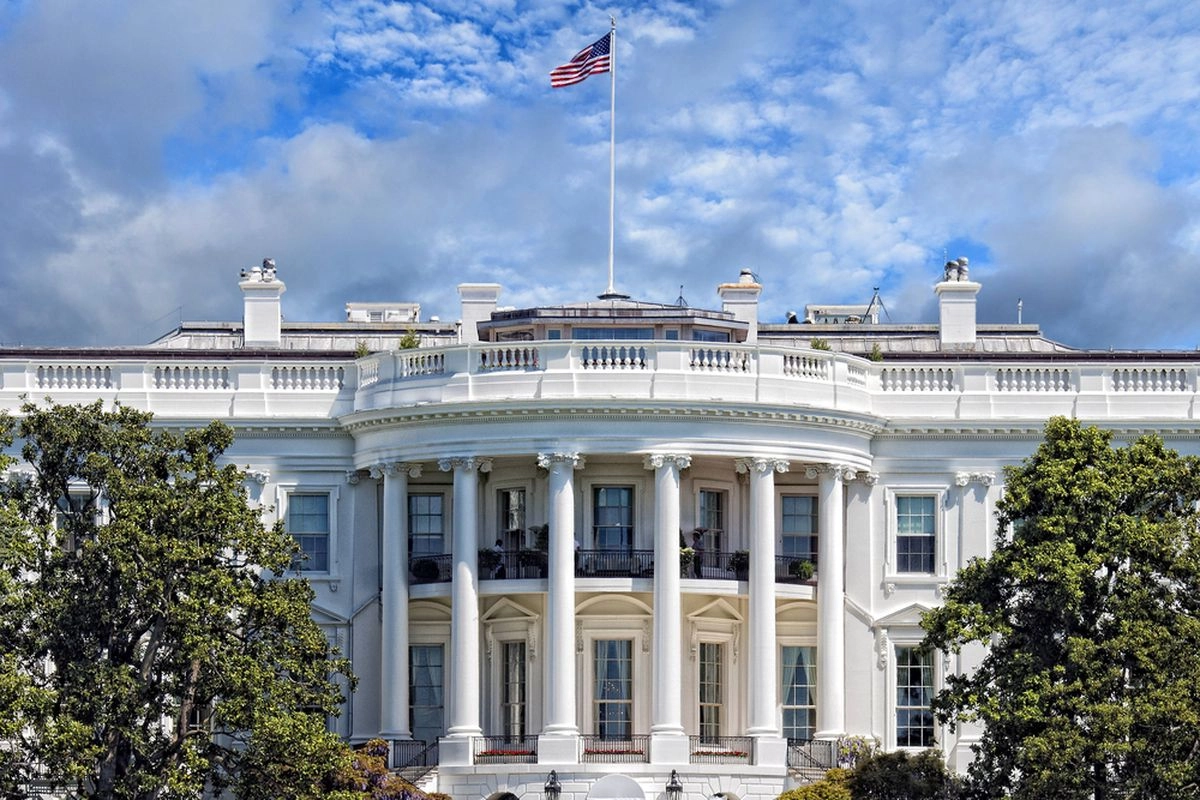 Baku Tembak di Gedung Putih Saat Trump Ada di Dalam, Pelaku Tewas