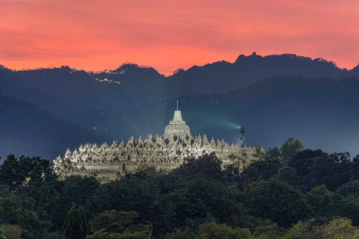 Candi Borobudur Buka atau Tidak Saat Waisak? Awas Jangan Kecele!