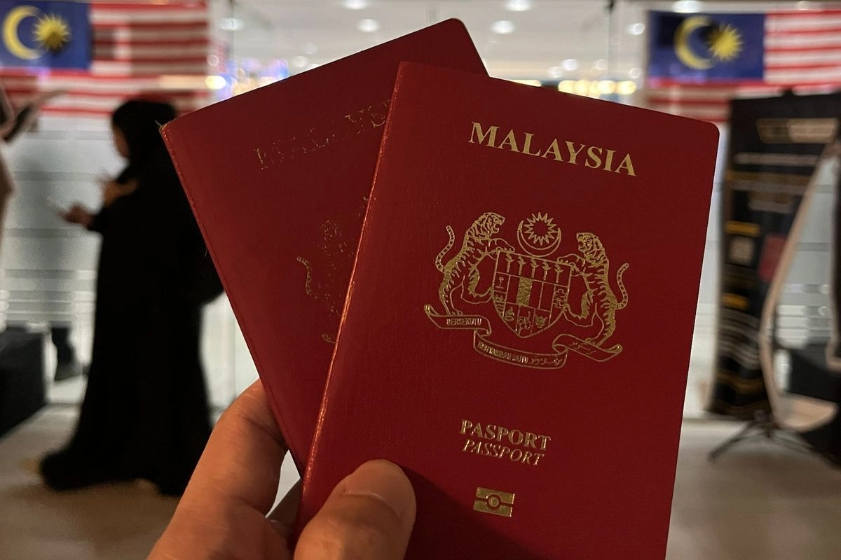 Malaysia Rilis Versi Baru Paspor Terkuat ke-2 di Asia Tenggara Mulai Juni 2026