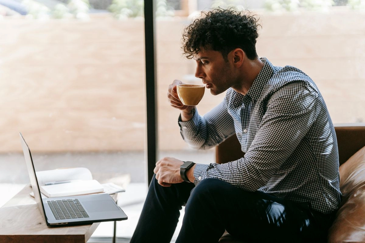 Minum Kopi Saat Perut Kosong, Sehat atau Berbahaya? Ini Kata Dokter