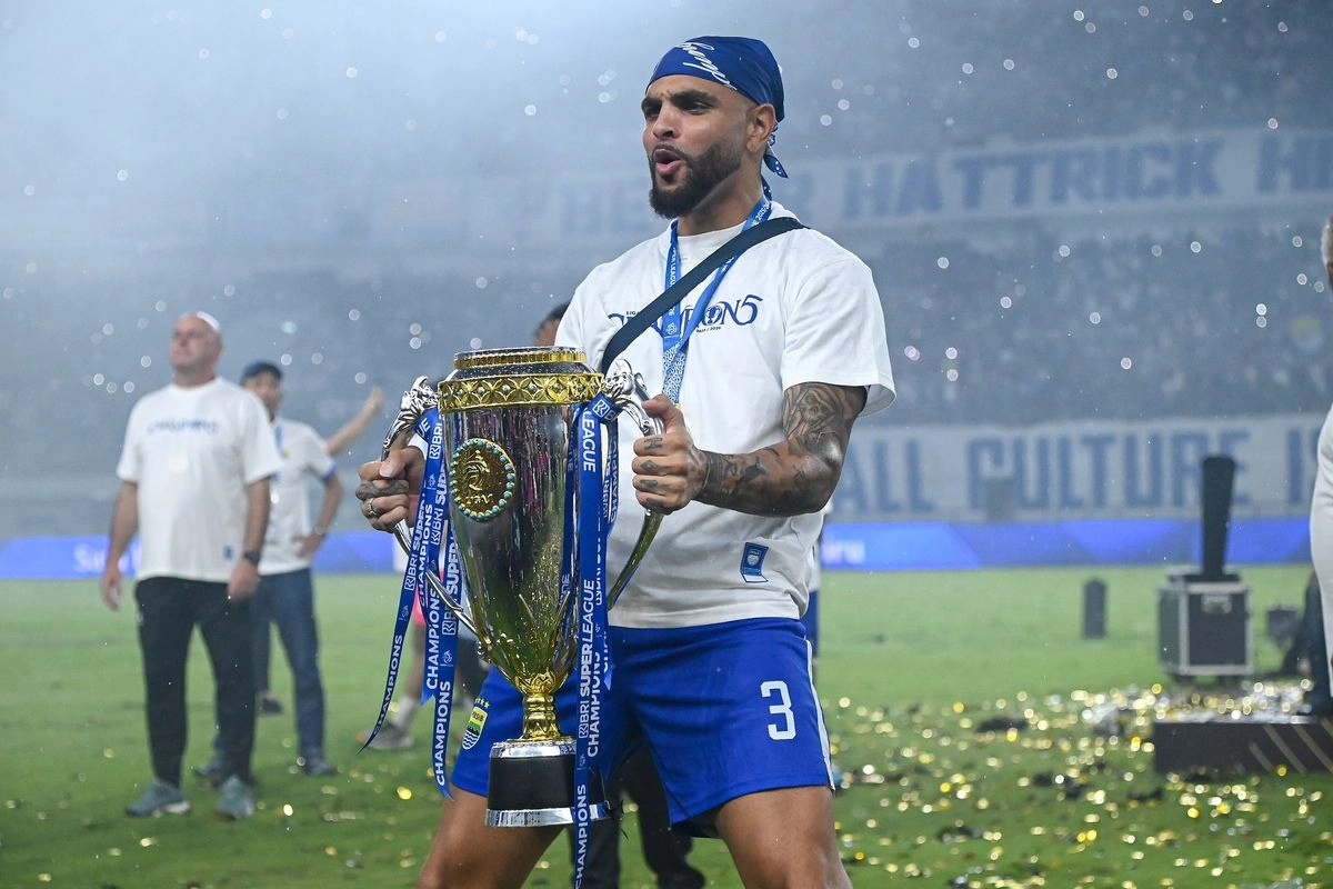 Reaksi Media Perancis Usai Layvin Kurzawa Juara bersama Persib