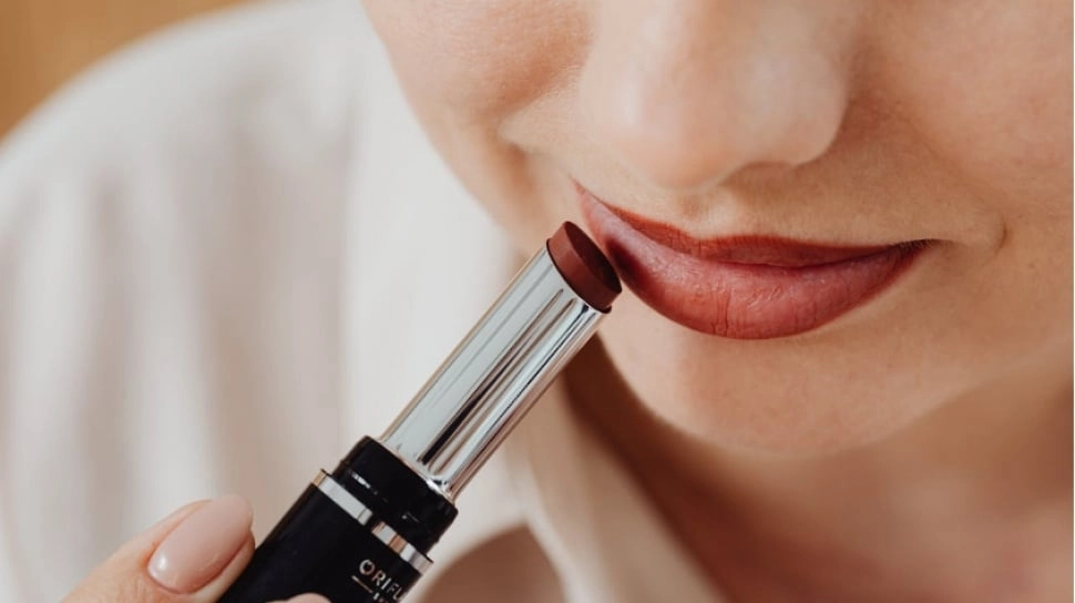 5 Lipstik Anti Alergi untuk Bibir Sensitif dan Sering Pecah-Pecah