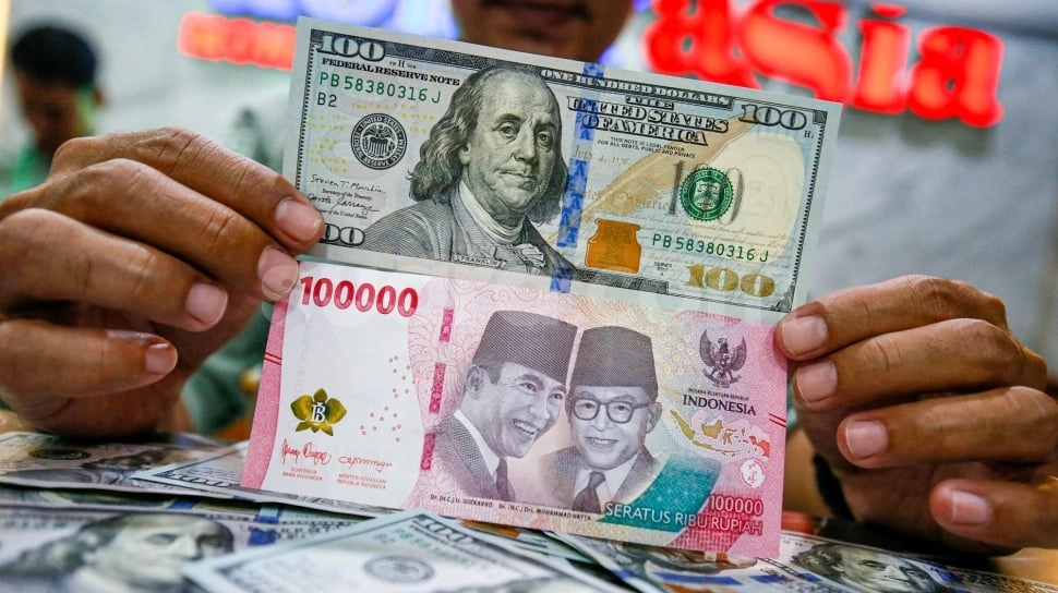 Rupiah Dibuka Menguat ke Rp17.700 per Dolar, Pengamat Ungkap Faktor Penentu