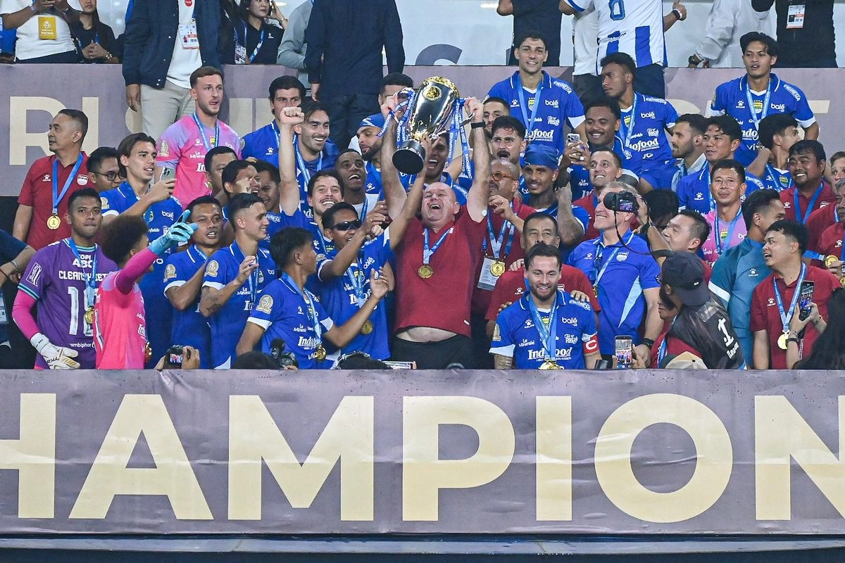 Kumpulan Reaksi Pemain Persib Bandung Usai Ditinggal Bojan Hodak