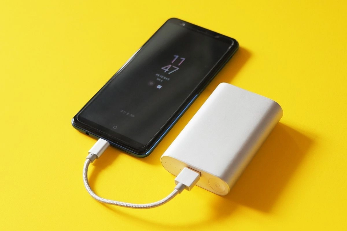 Pesawat Ini Terpaksa Dialihkan akibat Power Bank di Bagasi