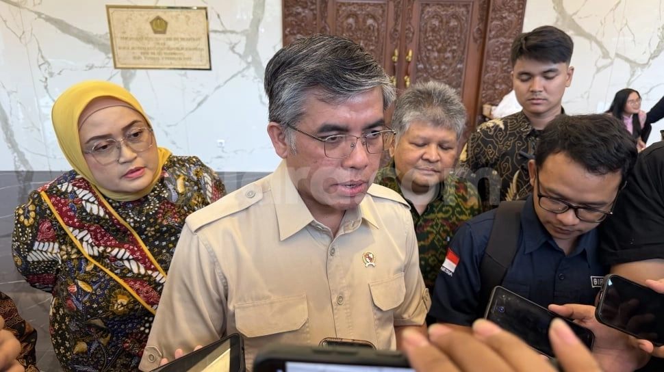 Pelemahan Rupiah Bisa Picu PHK Massal, Menaker Buka Suara