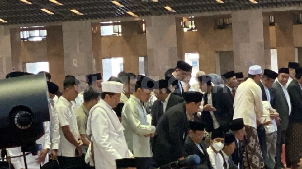 Wapres Gibran dan Jan Ethes Salat Iduladha Bersama di Masjid Istiqlal