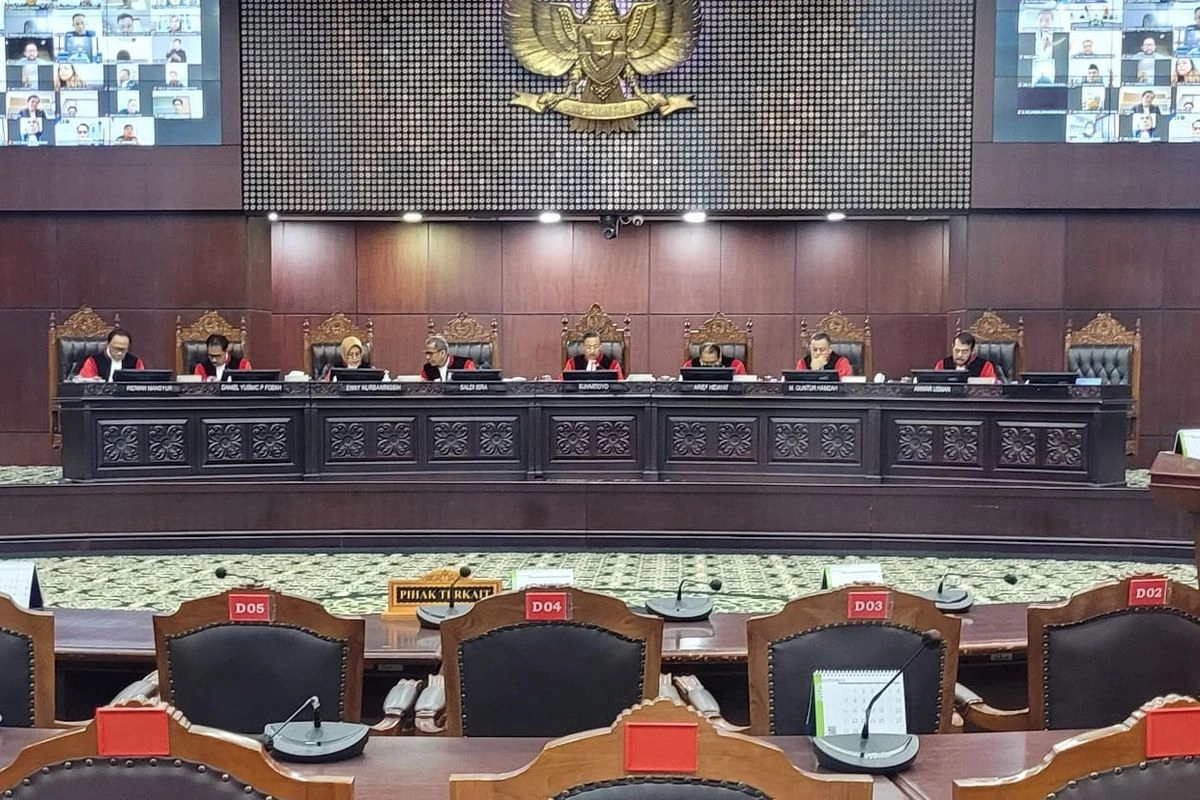 Tolak Lembur lalu Kena Sanksi, Eks Pegawai Logistik Gugat Pasal Lembur UU Cipta Kerja
