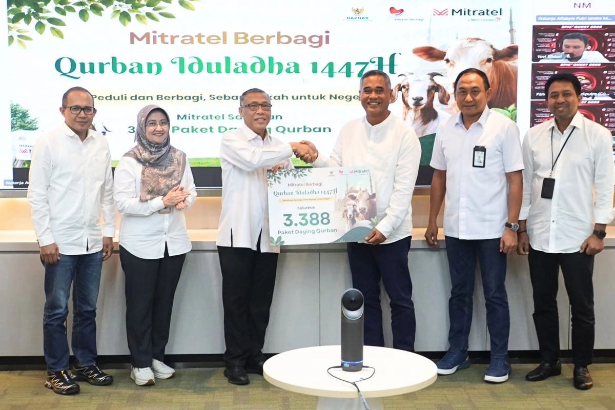 Kolaborasi dengan BAZNAS, Mitratel (MTEL) Sebar 3.388 Paket Daging Kurban