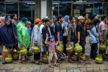 Rapuhnya Kelas Pekerja: Saatnya Merevisi Garis Kemiskinan