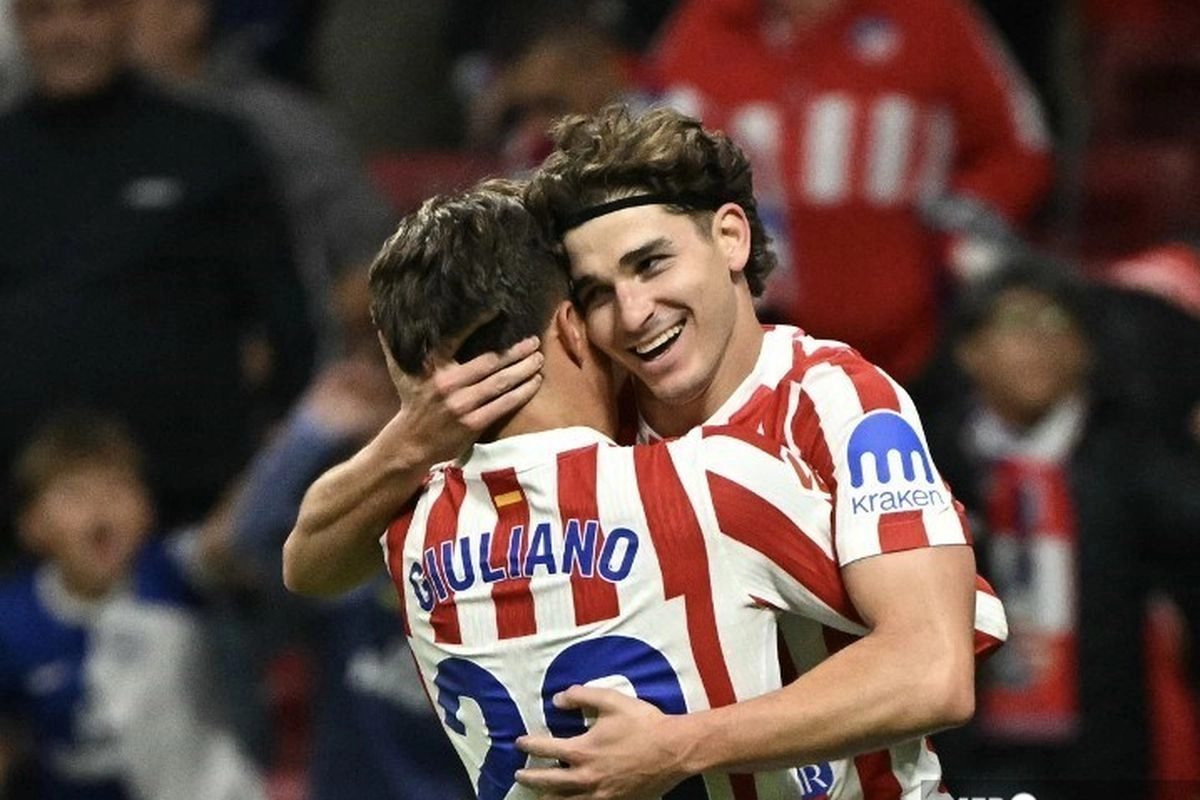 Atletico Madrid Sindir Barcelona Habis-habisan soal Julian Alvarez