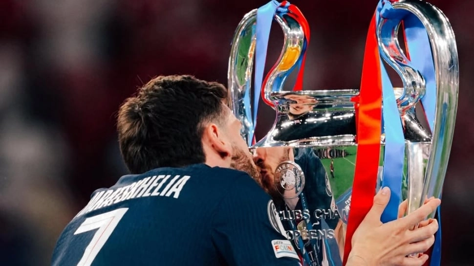 Raih MVP Liga Champions, Khvicha Kvaratskhelia Kandidat Kuat Ballon d'Or 2026